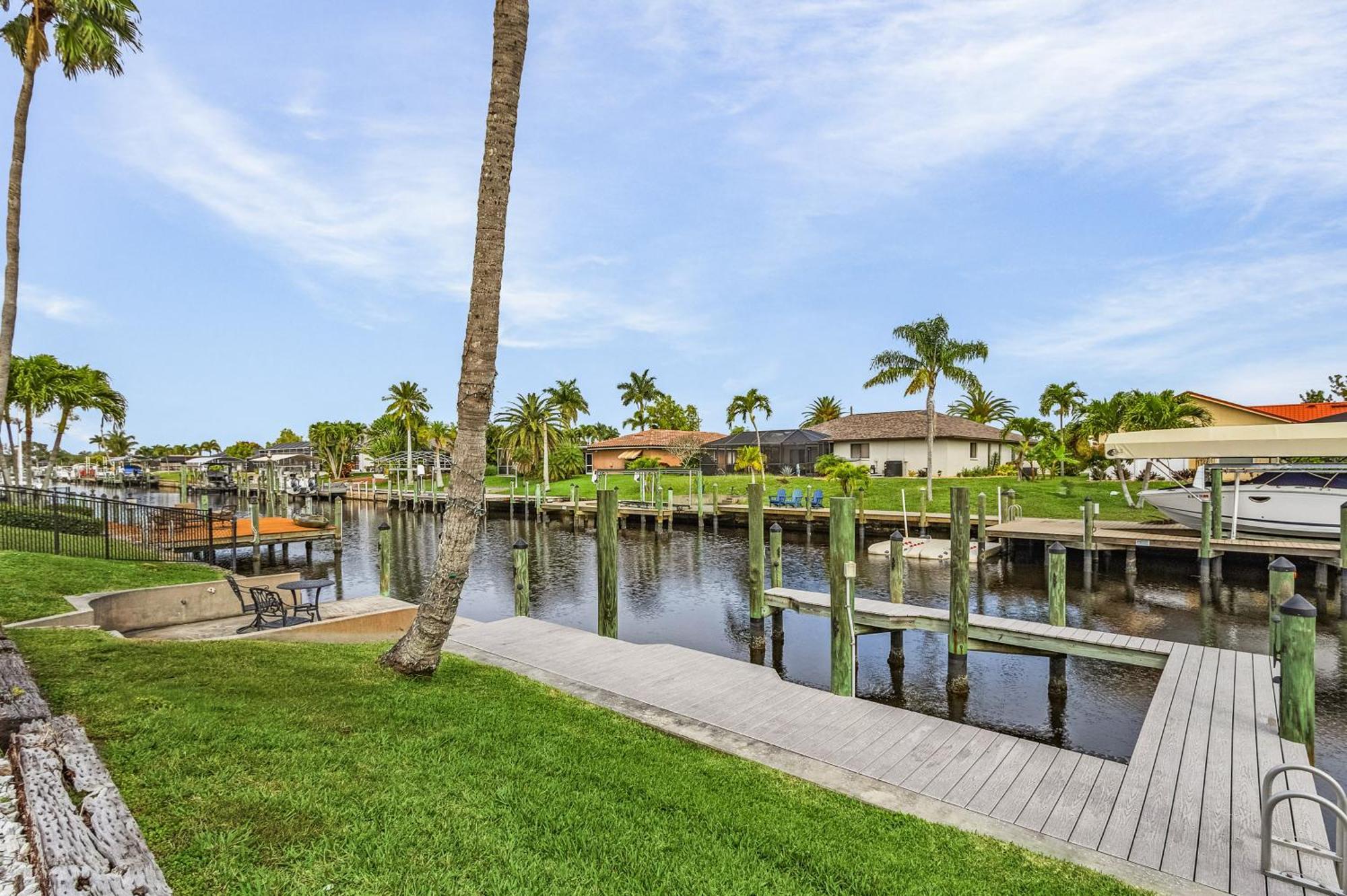 Canal-Front Oasis With Dock And Kayaks In Cape Coral! 외부 사진